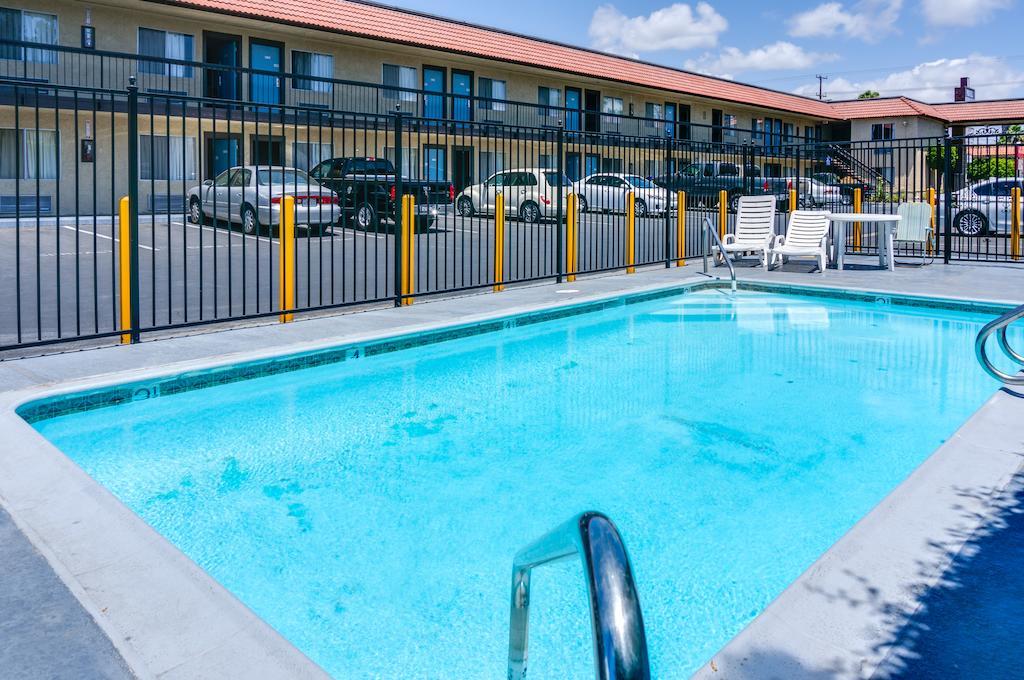 Motel Moonlight Anaheim Buitenkant foto